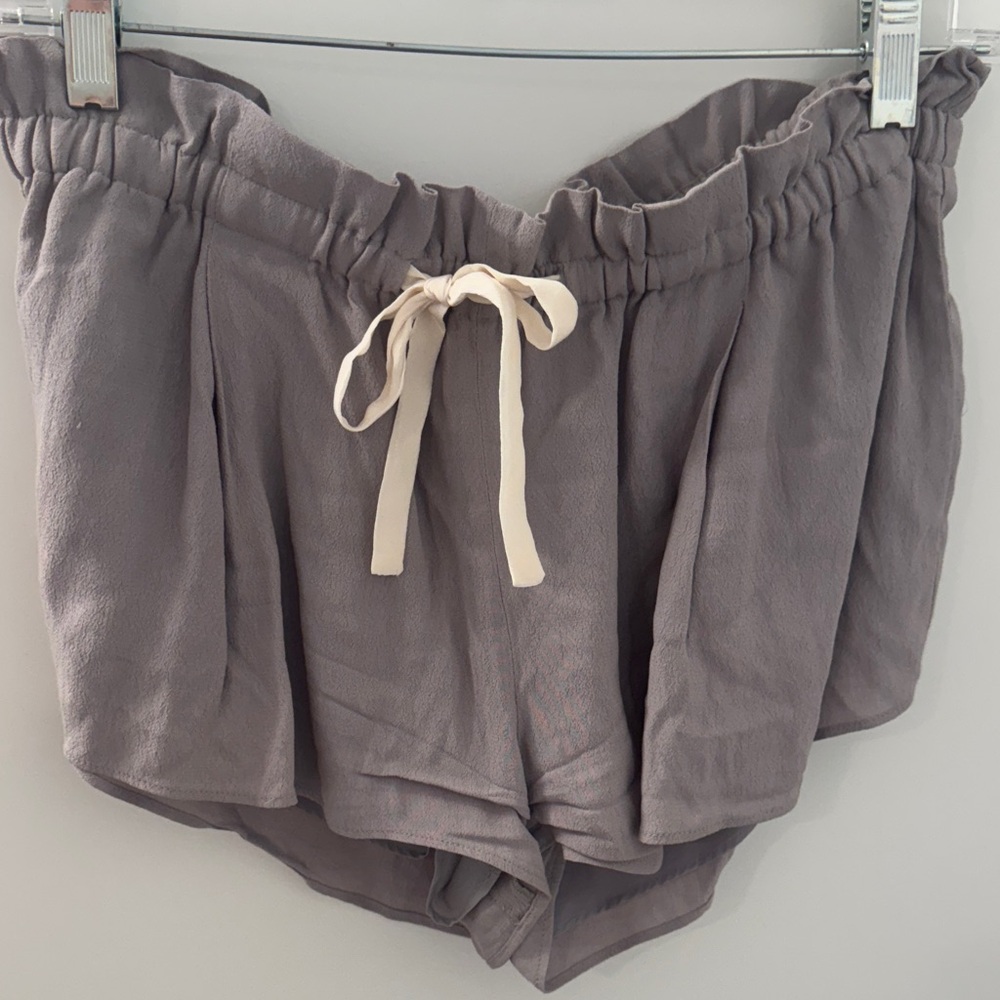 Aritzia Gray/ Taupe Shorts